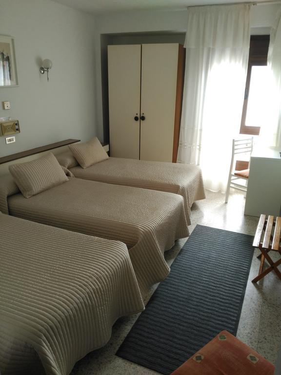 Hotel Puente De Los Santos Тапія-де-Касар'єго Екстер'єр фото