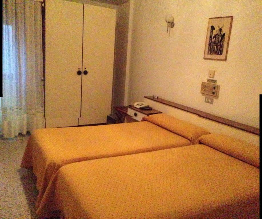 Hotel Puente De Los Santos Тапія-де-Касар'єго Екстер'єр фото